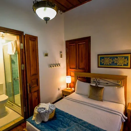 Hotel Aliye Hanim 2*